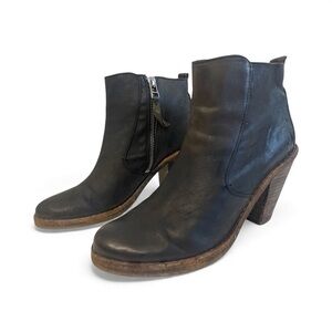 $399 All Saints Distressed Black Leather Ankle Booties w/ Block Wood Heel SZ 37